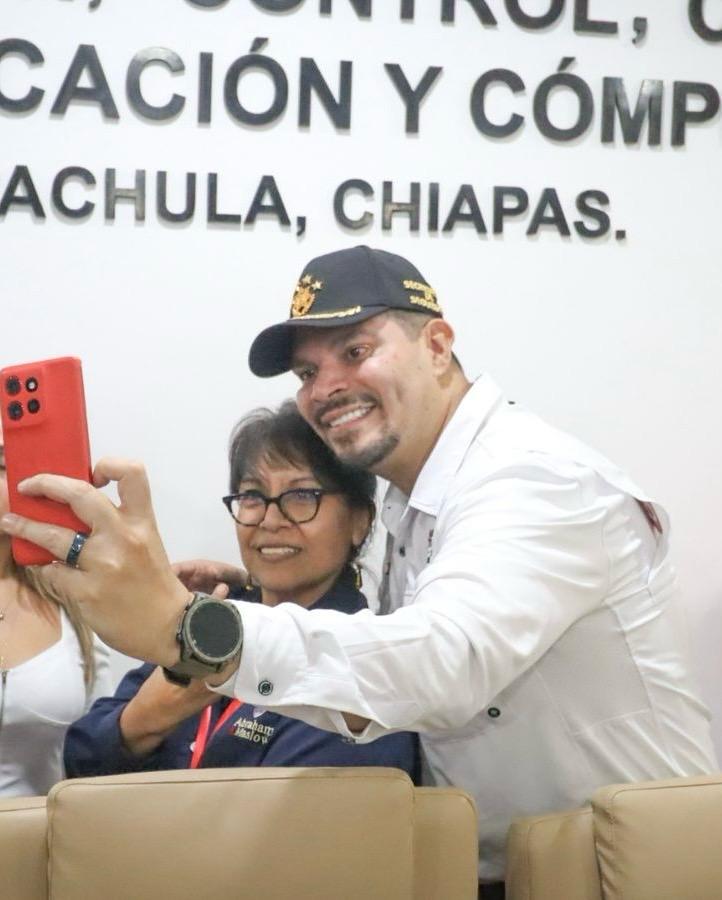 Democracia virtual / Prensa y poder