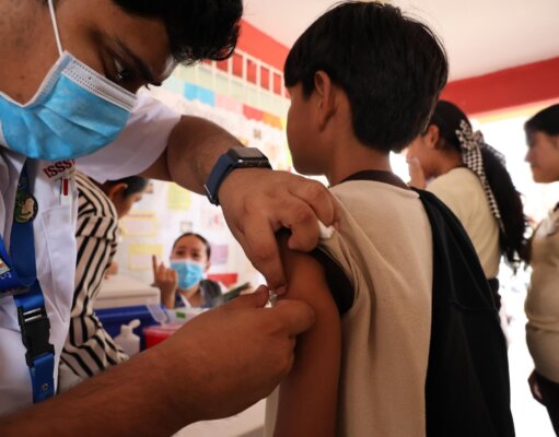 Arranca Jornada de Vacunación contra Sarampión en escuelas de Centro, Tabasco